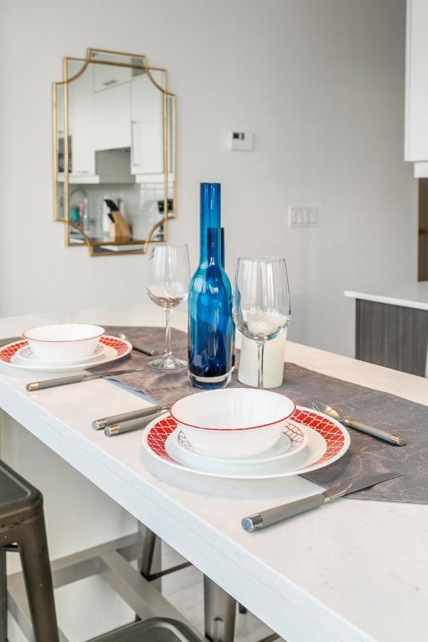 Luxury 2 Bedroom In The Heart Of Entertainment District W/ Cn Tower View Торонто Екстер'єр фото