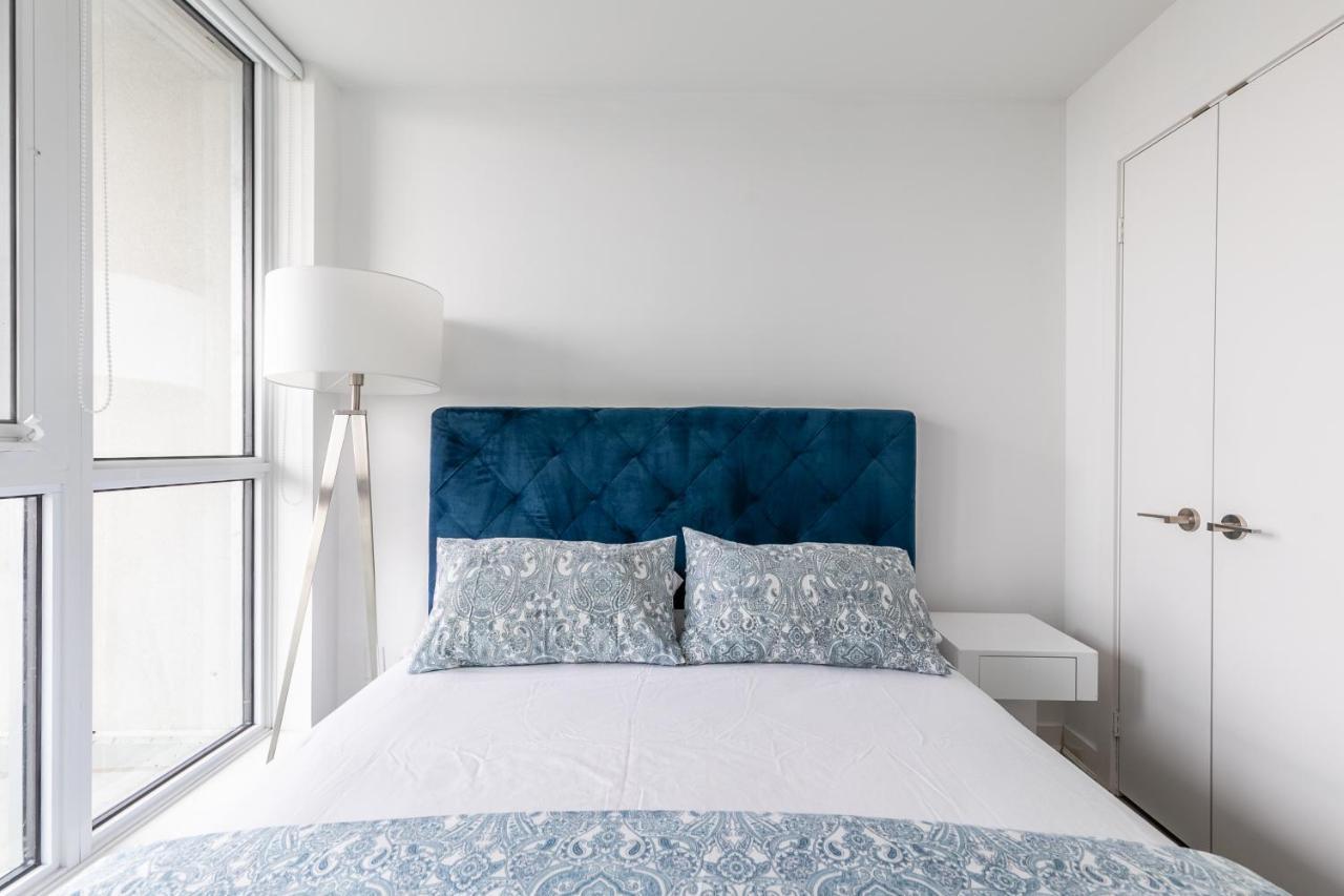 Luxury 2 Bedroom In The Heart Of Entertainment District W/ Cn Tower View Торонто Екстер'єр фото
