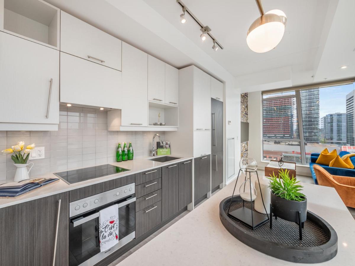 Luxury 2 Bedroom In The Heart Of Entertainment District W/ Cn Tower View Торонто Екстер'єр фото
