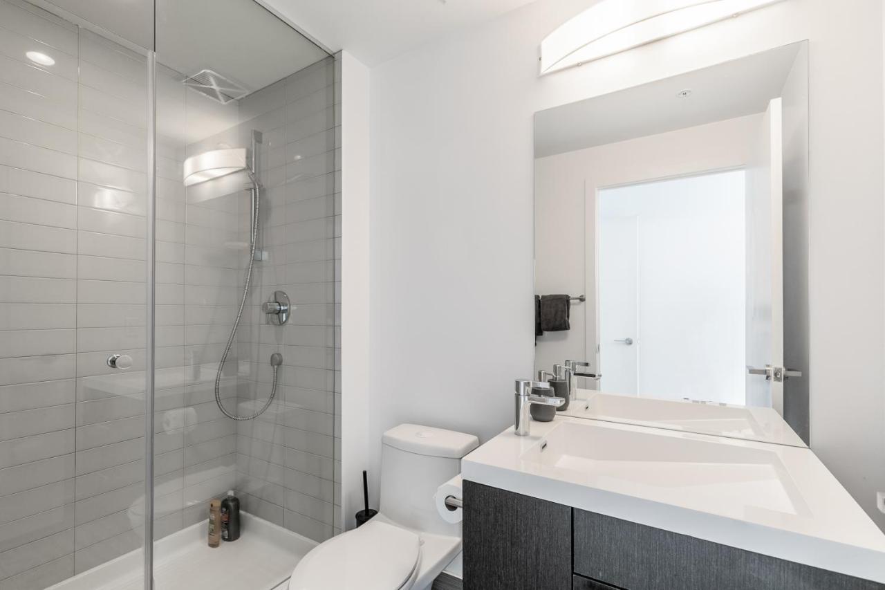 Luxury 2 Bedroom In The Heart Of Entertainment District W/ Cn Tower View Торонто Екстер'єр фото